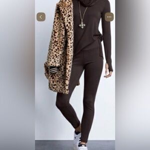 CABI high waisted Brown Ponte Knit Leggings. Size M style 3745